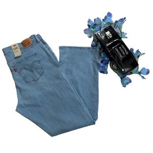 Levi's NWT Light Wash Classic Bootcut Jeans Women 18/34